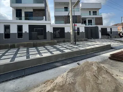 Spacious 6 Bedroom Detached Duplex with BQ — Lekki, Lagos