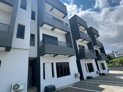 Spacious 5-Bedroom Duplex with BQ — Guzape District, Abuja