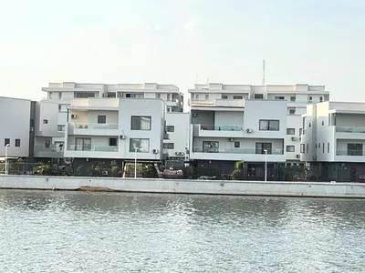 Luxurious 3 Bedroom Serviced Apartment, BQ, Pool, Gym, Elevator, 24/7 Power — Jabi by the Lake, Jabi, Abuja