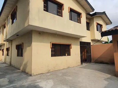 5 Bedroom Semi-Detached House & 2 Flats on a Land Area of 640 SQM — Ajah, Lagos