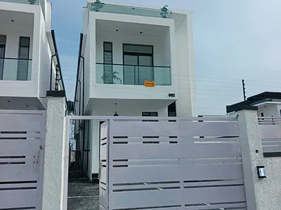 5 Bedroom Fully Detached Duplex with Swimming Pool — Ajah, Lagos