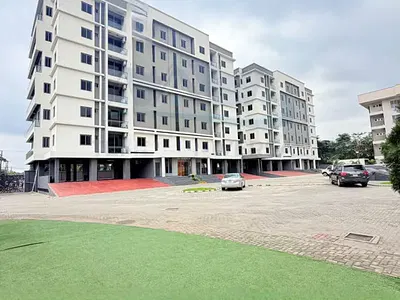 Luxury 3 Bedroom Apartment with BQ, En-Suite with Gym & Pool — Ikeja GRA, Ikeja, Lagos