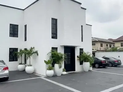 4 Bedroom Detached Duplex with Swimming Pool — Ikoyi, Lagos