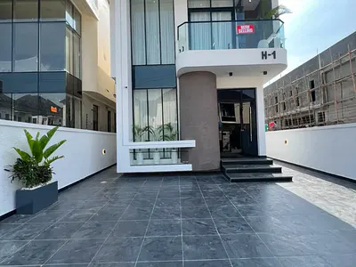 Contemporary 5bedroom Detached Duplex with Pool — Lekki, Lagos