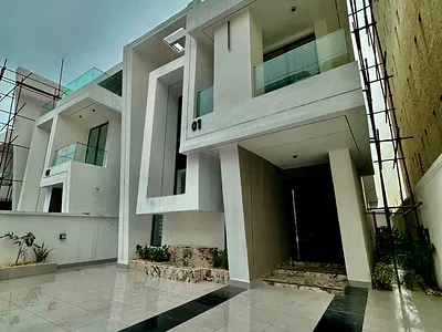 5 Bedroom Detached Duplex with Swimming Pool — Lekki, Lagos