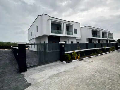 5 Bedroom Detached Duplex — Lekki, Lagos