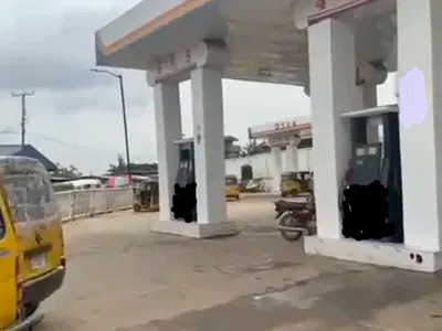 Petrol Station + 12 Digital Pumps Office Building, Lube Bay on 1 Acre — Lagos - Abeokuta Expressway, Ajegunle, Alakuko, Ifako-Ijaiye, Lagos