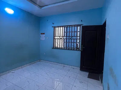 Neatly Used Studio Apartment — Yaba, Lagos