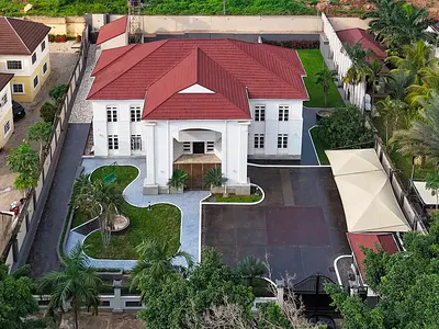 5 Bedroom Detached Duplex with 2 Rooms BQ — Legislative Quaters, Apo, Abuja