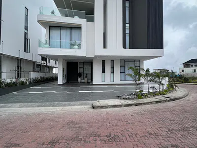 6 Bedroom Fully Detached Solar Powered Home — Osapa, Lekki, Lagos