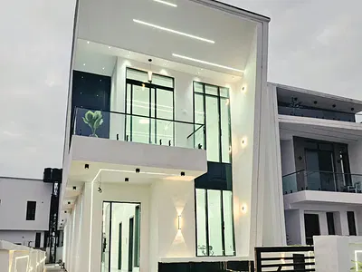 5 Bedroom Detached House with Swimming Pool — Ajah, Lagos
