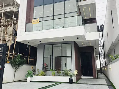 5 Bedroom Detached House with Swimming Pool — Ajah, Lagos