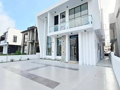 5 Bedroom Detached Duplex with Swimming Pool — Lekki, Lagos