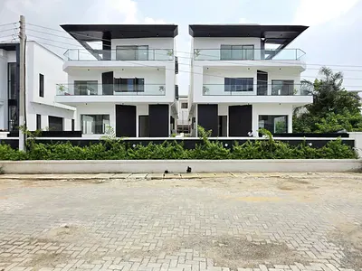 5 Bedroom Detached Duplex with Swimming Pool — Lekki, Lagos