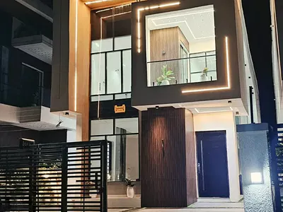 5 Bedroom Detached Home with Swimming Pool — Ajah, Lagos