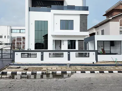 5 Bedroom Fully Detached Duplex with Open Rooftop, Cinema — Lekki, Lagos