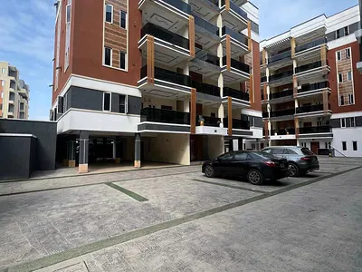 3 Bedroom Apartment with Ensuite Rooms, Elevator & Pool — Lekki Phase 1, Lekki, Lagos