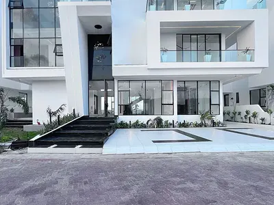5 Bedroom Detached Duplex with Elevator, Swimming Pool, Cinema — Osapa, Lekki, Lagos