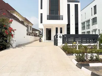 5 Bedroom Detached Duplex with Cinema — Pinnock Beach Estate, Osapa, Lekki, Lagos