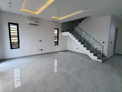 2 Bedroom Apartment Maisonette — Lekki Phase 1, Lekki, Lagos