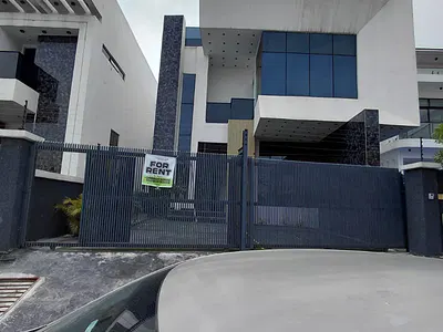 Luxury 4 Bedroom Detached Duplex with a Swimming Pool and a BQ — Oral Estate Chevron, Lekki, Lagos