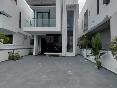5 Bedroom Detached Duplex with Pool — Lekki, Lagos