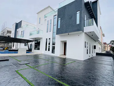 Luxury 5 Bedroom Detached Duplex on Two Floors with a Pool, and Rooftop — Lekki, Lagos