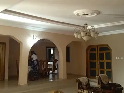 4 Bedroom Detached Bungalow — Off Rantya Road, by First Transmission Junction, Jos South, Plateau