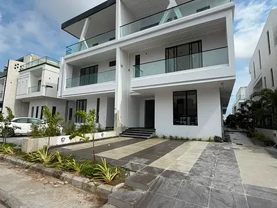 5 Bedroom Detached Duplex — Lekki, Lagos