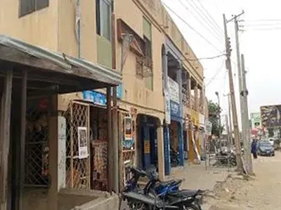 8 Bedroom Detached House with Guest Chalets — Kano, Kano