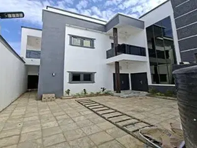 6 Bedroom Detached House with Guest Chalets — Kano, Kano