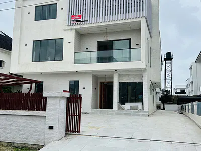 5 Bedroom Detached Duplex on Two Floors with Swimming Pool — Lekki, Lagos