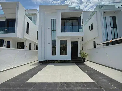 5 Bedroom Luxury Home — Lekki, Lagos
