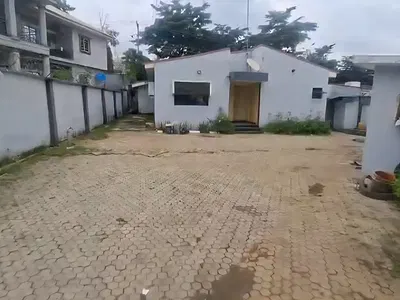 Standalone 3 Bedroom Detached Bungalow with 3rooms BQ, Office/Resident — Off Ademola (Tarred Rd), Wuse 2, Abuja