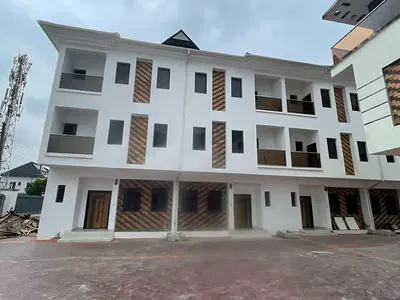 Lovely 4bedroom Terrace Duplex in a Lovely Environ — Ajah, Lagos