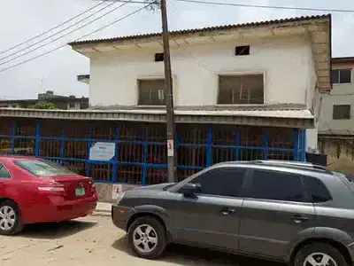 5 Bedroom Detached House for Both Commercial and Residential Use — Surulere, Lagos