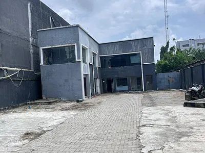 Commercial Structure Standing 1040SQM Land — Victoria Island (VI), Lagos