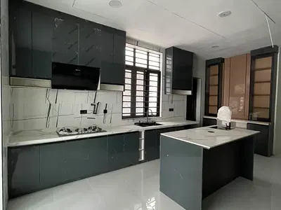 Luxury 5 Bedroom Detached Duplex with Excellent Facilities — Lekki, Lagos