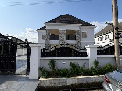 Luxury 4 Bedroom Spacious Detached Duplex, 2 Rooms BQ. — Serene Neighborhood, Lokogoma District, Abuja
