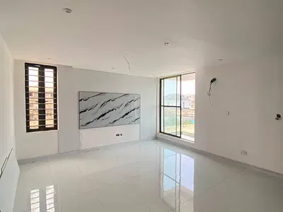 Luxury 6 Bedroom Detached Duplex with Excellent Facilities — Lekki, Lagos