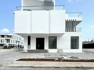 5 Bedroom Detached Duplex with Spa, Gym, Pentfloor — Lekki, Lagos