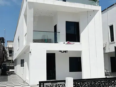 5 Bedroom Detached Duplex with BQ, Swimming Pool — Lekki, Lagos