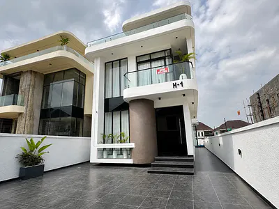 Newly Built 5 Bedroom Detached Duplex with Swimming Pool & BQ — Lekki, Lagos