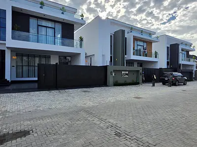 5 Bedroom Detached Duplex with Swimming Pool — Lekki, Lagos
