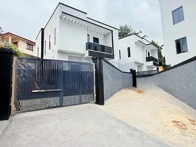 Lovely Built 5 Bedroom Detached Duplex with BQ in Secure Estate — Magodo, Lagos
