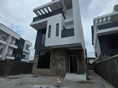 Luxury 5 Bedroom Detached Duplex with Excellent Finishing — Ikeja, Lagos