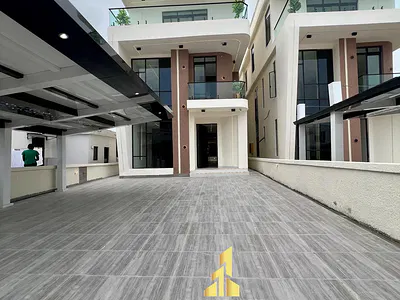 5 Bedroom Detached Duplex with Pool — Lekki, Lagos