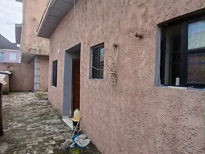 Well Maintained 1bedroom Apartment 2 Toilet — Ajah, Lagos