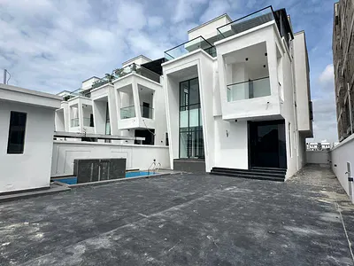 5 Bedroom Fully Detached Detached with Pool & BQ — Lekki, Lagos