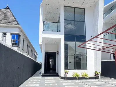 5 Bedroom Detached House with Pool — Ajah, Lagos